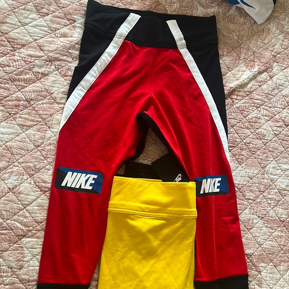 Crop bottoms Nike. New